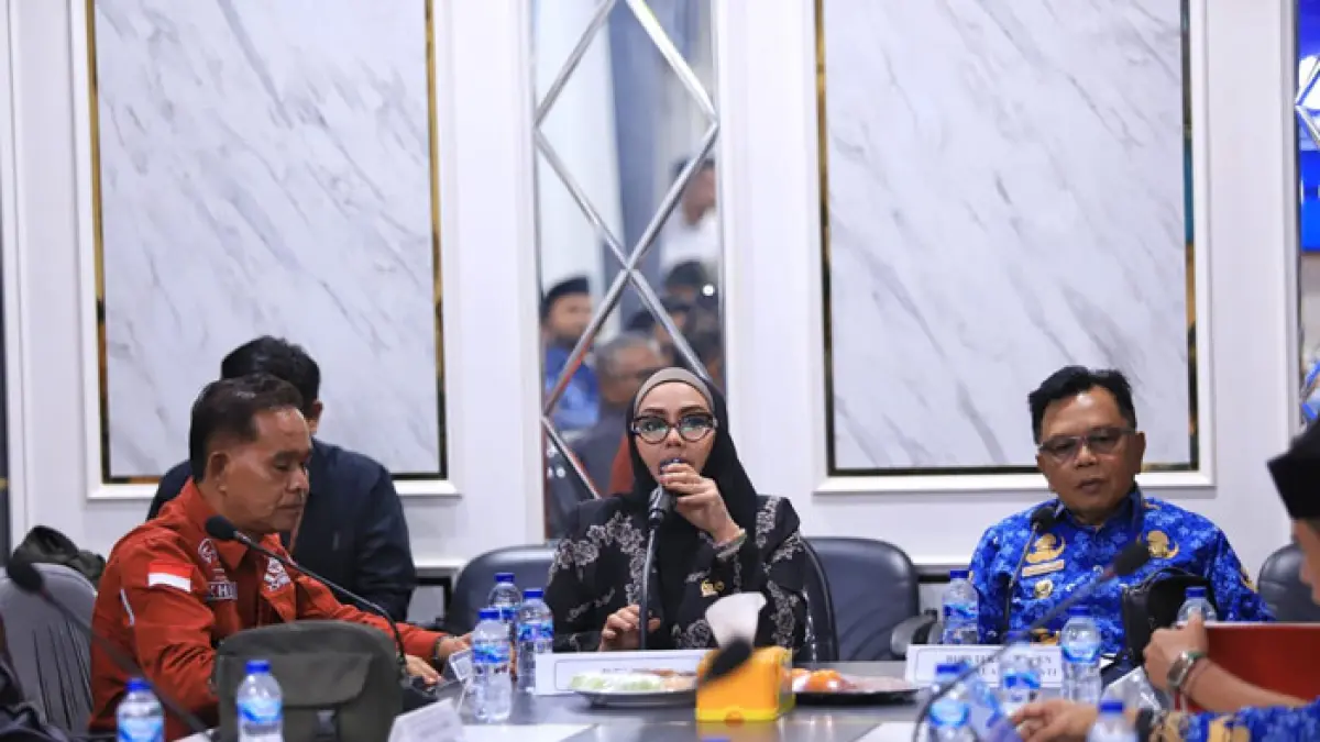 Bupati Meranti Asmar pimpin audiensi audiensi bersama Anggota DPR RI Dapil Riau Fraksi PKB, Iyeth Bustami, di Ruang Rapat Dinas PUPR, Senin (18/5/2026). (Istimewa)