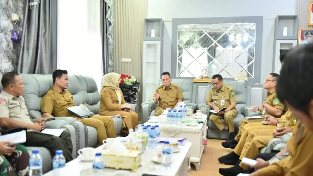 Rapat bersama pemangku kebijakan terkait dengan penanganan penyebaran kasus DBD di Bagansiapiapi, baru-baru ini. (Zulfadhli/Riaupos.co).