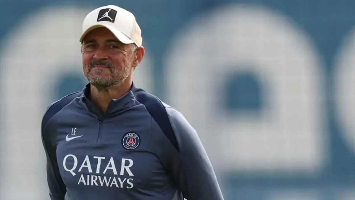 Luis Enrique memberikan pujian penuh kepada Mikel Arteta. (FRANCK FIFE / AFP via Getty Images)
