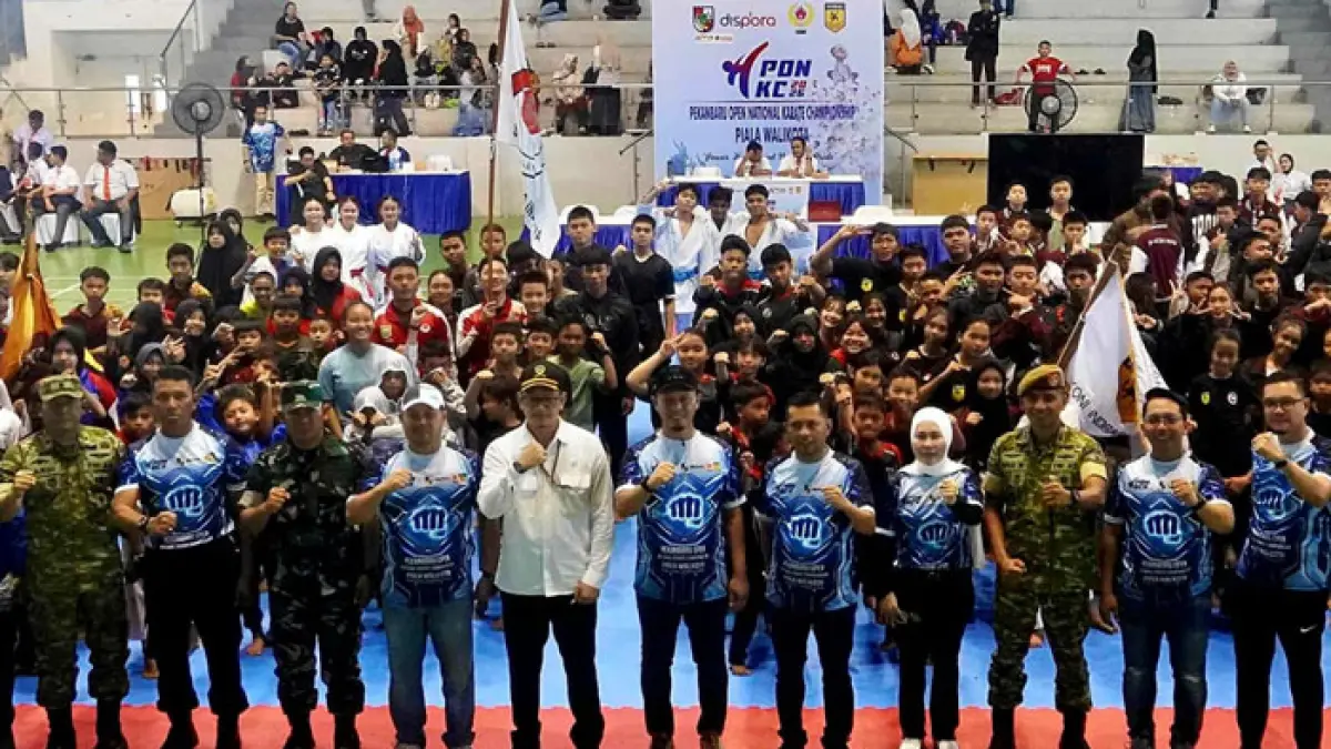 Wako Agung Nugroho membuka secara resmi Pekanbaru Open National Karate Championship (PON KC) 2026. (Dokpim Pemko Pekanbaru untuk Riaupos.co)