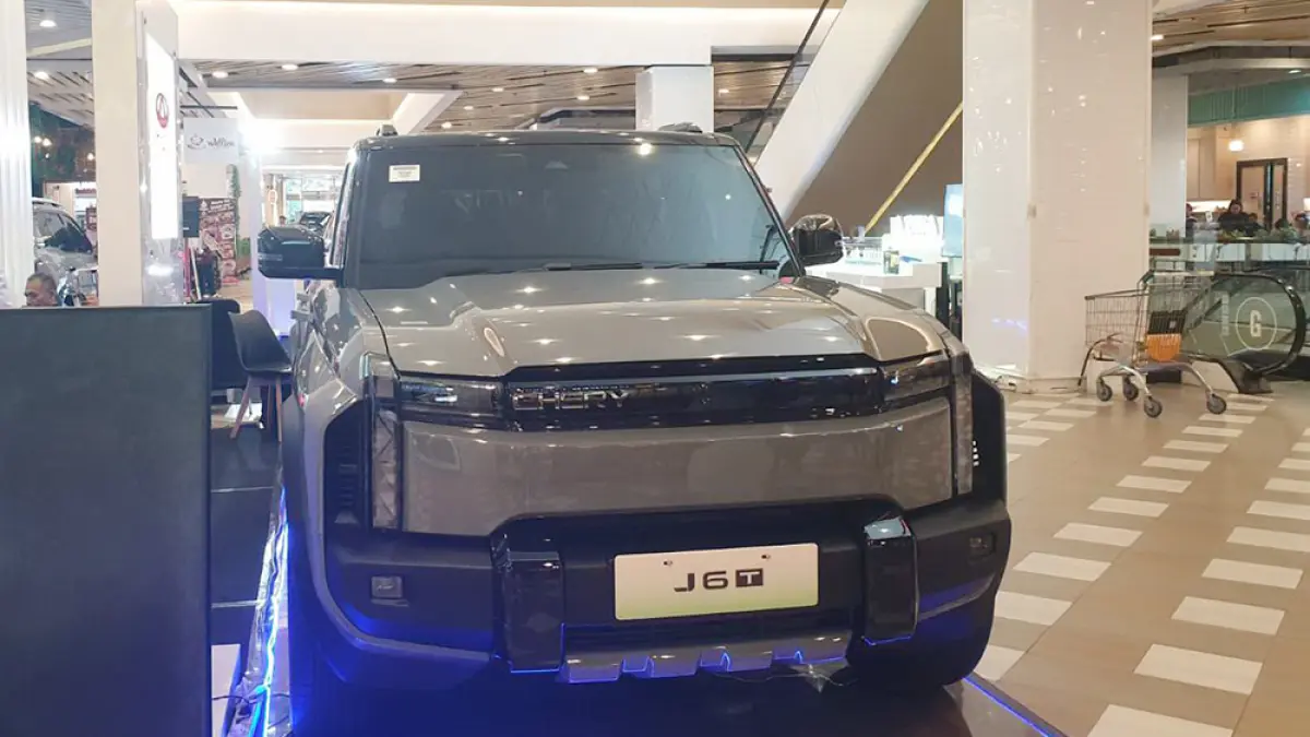 Produk Chery J6 kembali dipamerkan dalam exhibition di Mal Living World Pekanbaru, Jumat (22/5/2026).