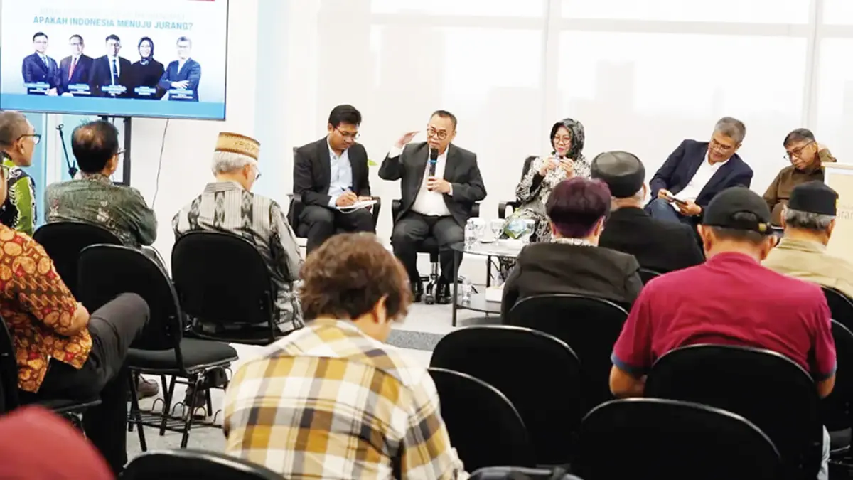 Sejumlah aktivis dan tokoh nasional saat melakukan diskusi publik di Universitas Paramadina, Jakarta,  Ahad (24/5/2026). (JPG) 