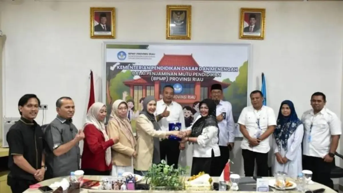  Komisi III DPRD Kota Pekanbaru, bersama Dinas Pendikan dan Ombudsman, sampaikan isu SPMB kepada BPMP Riau pada Senin (27/4/2026), (Humas DRPD Kota Pekanbaru)