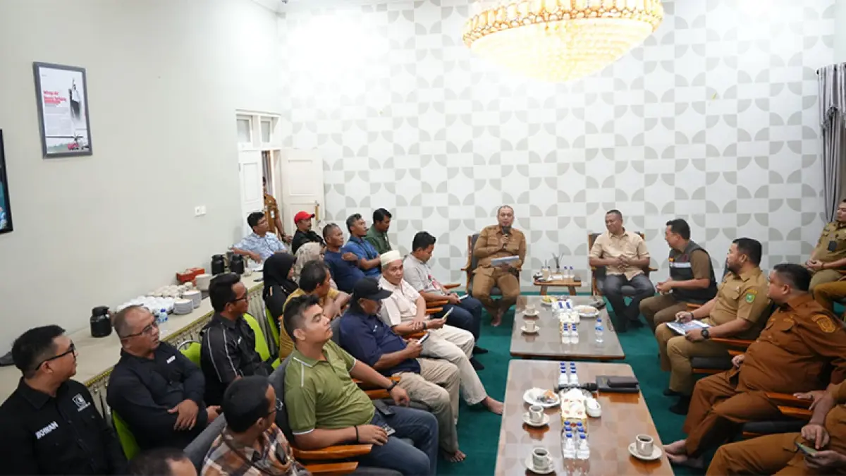Bupati Inhu, Ade Agus Hartanto saat memaparkan langkah-langkah pembangunan pasca roadshow ke sejumlah Kementerian dan Lembaga RI, Selasa (26/5/2026). Foto Diskominfotik Inhu