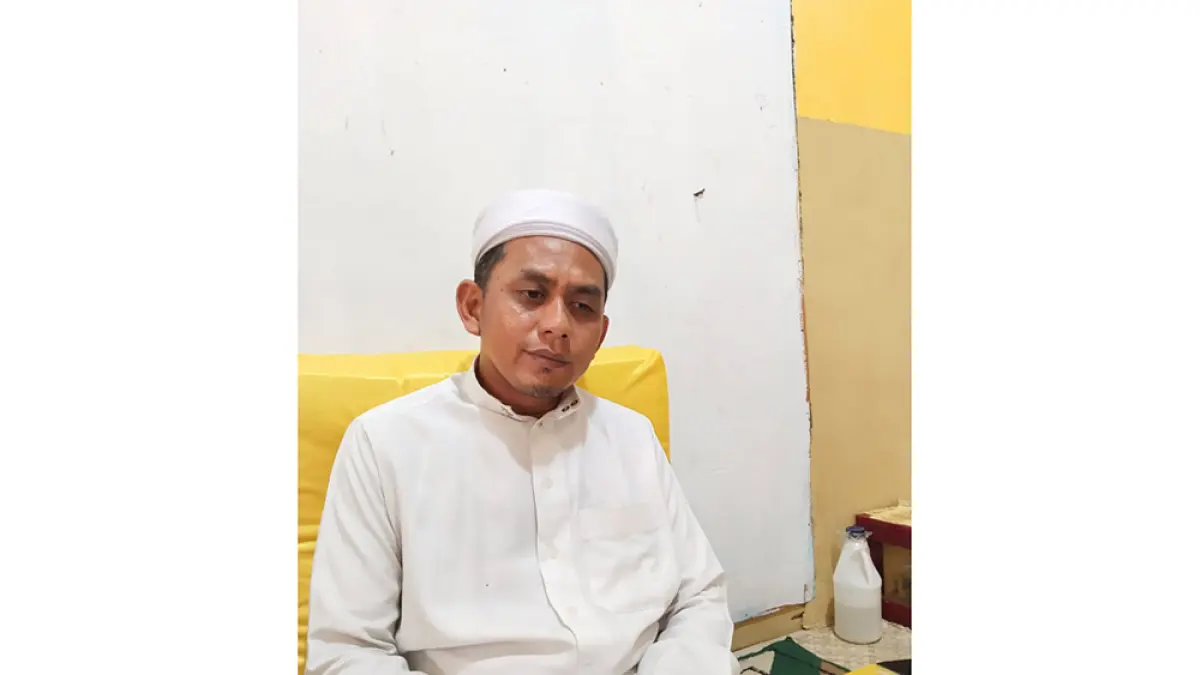 Peredaran narkoba di wilayah kabupaten Rokan Hilir (Rohil) tengah menjadi permasalahan yang kian menghkawatirkan. Bukti nyata terjadi reaksi masyarakat dengan aksi demonstrasi besar-besaran di sejumlah daerah yang beberapa di antaranya berujung pada pengrusakan rumah dan pembakaran barang-barang diduga milik bandar narkoba. (BUYA KHALIFAH ZULFAN AKBAR)

