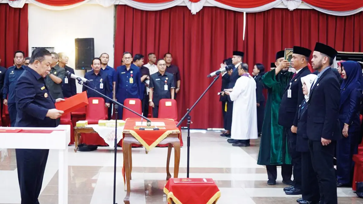 lantik pejabat: Plt Gubri SF Hariyanto melantik ratusan pejabat di lingkungan Pemprov Riau, Selasa (26/5/2026). (DISKOMINFO RIAU UNTUK RIAU POS).