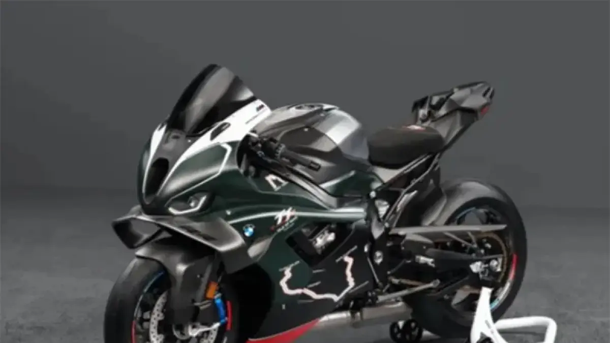 M1000 RR Limited Edition Isle of Man TT edisi khusus. (visordown.com)

