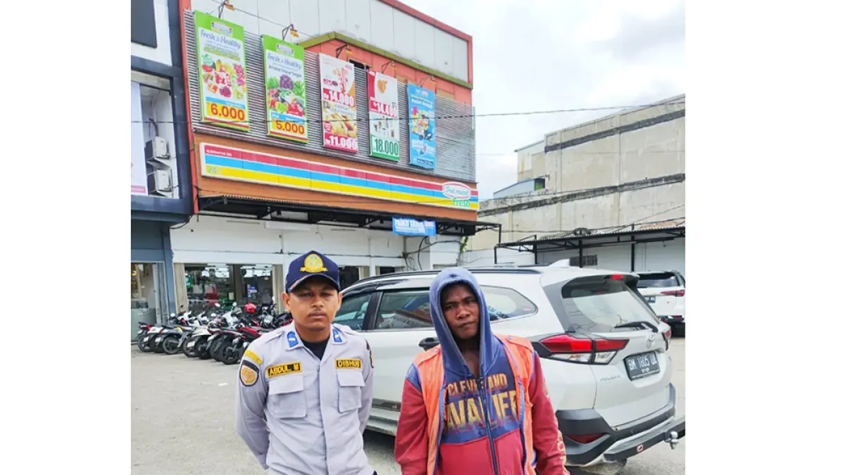 Pungut Parkir di Indomaret. (JPG)