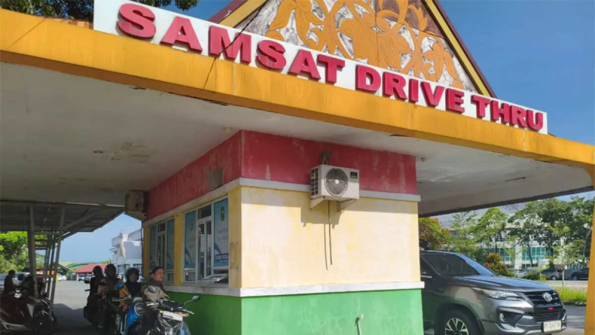 Samsat drive thru di kantor Samsat Simpang Tiga Pekanbaru besok kembali buka. Ft humas Bapenda