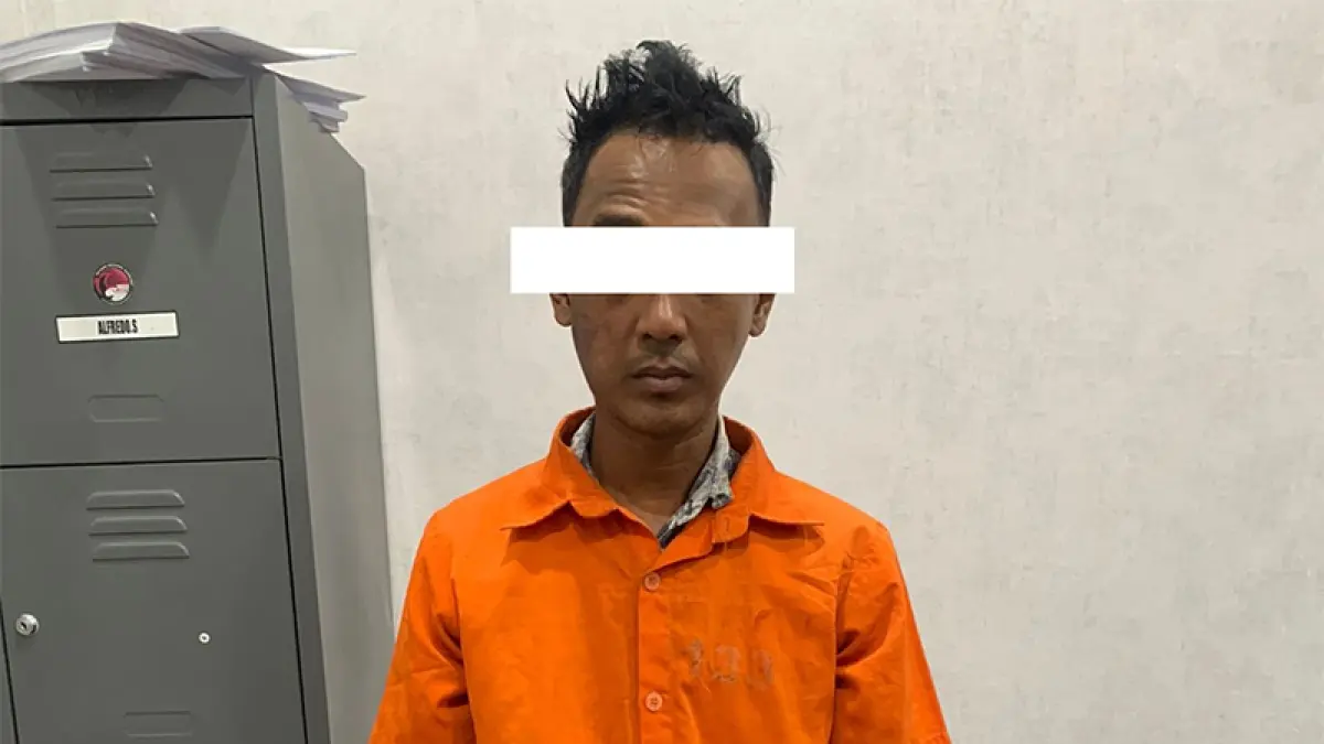 Tersangka yang berhasil diamankan bersama barang bukti narkoba jenis sabu di Desa Kuala Alam, Kecamatan Bengkalis, Kamis (28/5/2026). (Humas Polres Bengkalis)