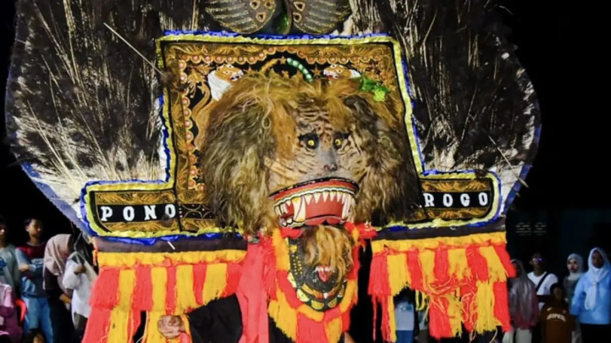 Pagelaran Seni Budaya Tradisional berupa reog turut memeriahkan CFN di Jalan Wonosari Tengah, Bengkalis, Sabtu (30/5/2026) malam. (Istimewa)