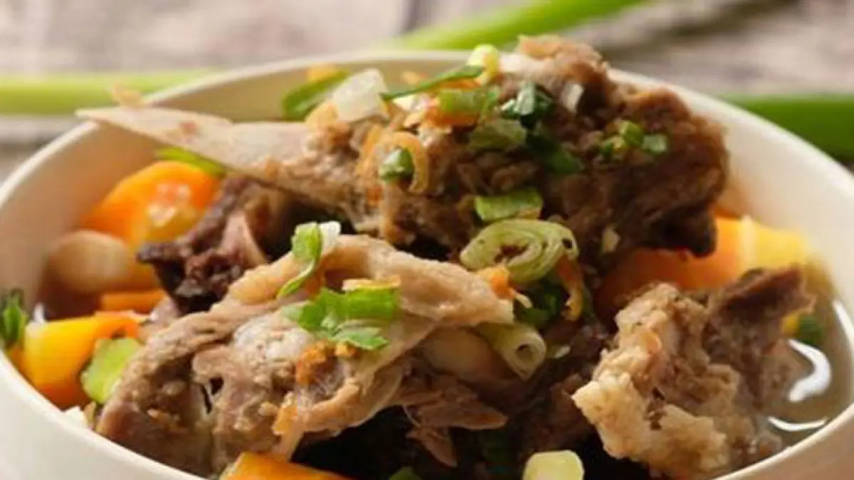 Ilustrasi sop daging. (Freepik)