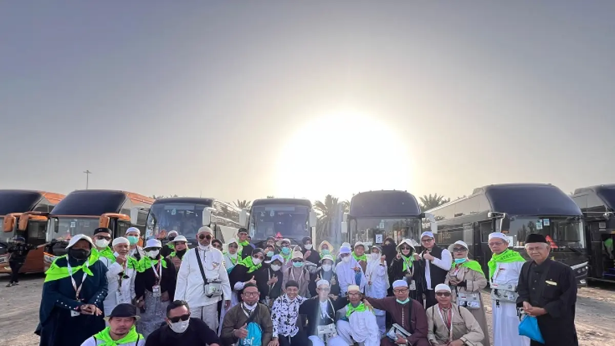 Jemaah haji asal Kabupaten Inhu foto bersama usai melakukan ziarah, baru-baru ini. (Jemaah Haji Asal Inhu)