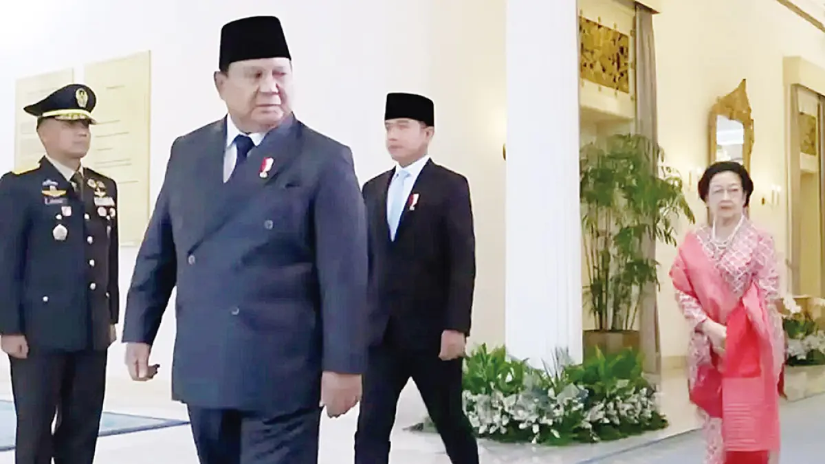 Presiden Prabowo Subianto bersama Wakil Presiden Gibran Rakabuming Raka dan Ketua Dewan Pengarah BPIP Megawati Soekarnoputri menghadiri upacara peringatan Hari Lahir Pancasila di kantor Kementerian Luar Negeri, Jakarta, Senin (1/6/2026). (setpres)