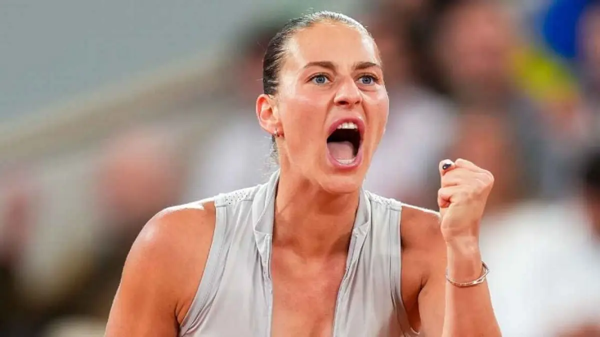 Marta Kostyuk akan memainkan semifinal besar pertamanya di French Open setelah mengalahkan sesama pemain Ukraina Elina Svitolina pada hari Selasa. (Franco Arland/Getty Images)