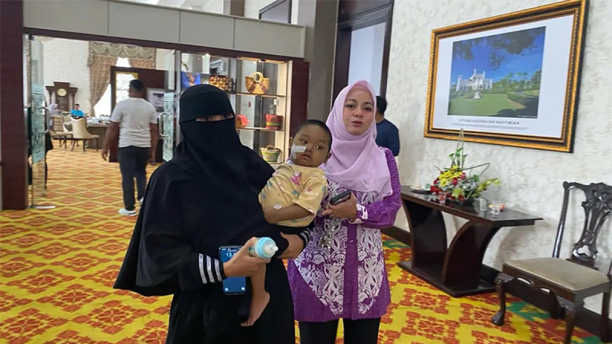 Masyarakat Provinsi Riau saat akan diberangkatkan ke Jakarta dari VIP Bandara SSK II Pekanbaru, Kamis (4/6/2026). Ft Soleh Saputra