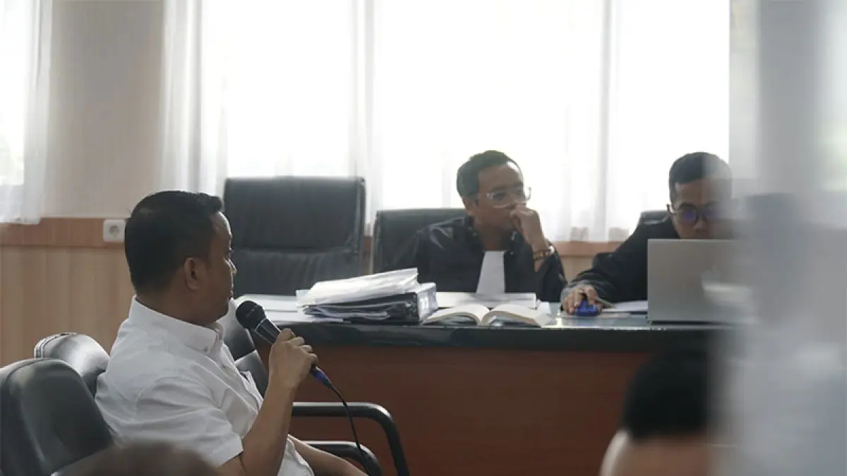 Tenaga Ahli Gubri Dani M Nursalam menjadi saksi sidang lanjutan dugaan korupsi yang menjerat Gubri Non Aktif Abdul Wahid di Pengadilan Tipikor pada PN Pekanbaru, Kamis (4/6/2026). (MHD AKHWAN)
