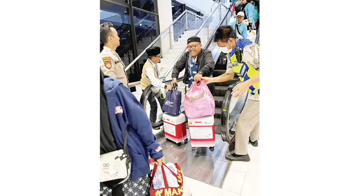 Jemaah haji Riau Kloter BTH 3 saat di Bandara Hang Nadim Batam, Kepulauan Riau, Kamis (4/6/2026). Mereka dijadwalkan tiba di Pekanbaru, Jumat (4/6/2026) hari ini. (KEMENHAJ RIAU UNTUK RIAU POS)
