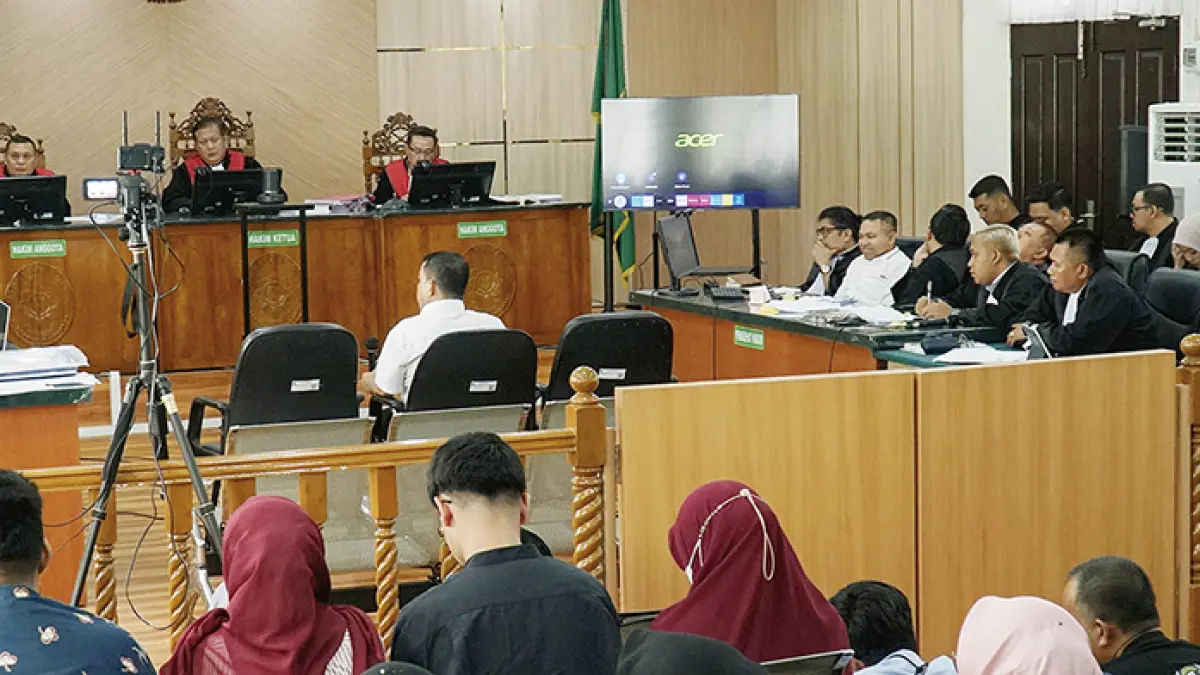 Mantan Tenaga Ahli Gubernur Riau Dani M Nursalam saat menjadi saksi dalam sidang lanjutan yang menjerat Gubernur Riau nonaktif Abdul Wahid di Pengadilan Tipikor pada Pengadilan Negeri Pekanbaru, Kamis (4/6/2026). (MHD AKHWAN/RIAU POS)