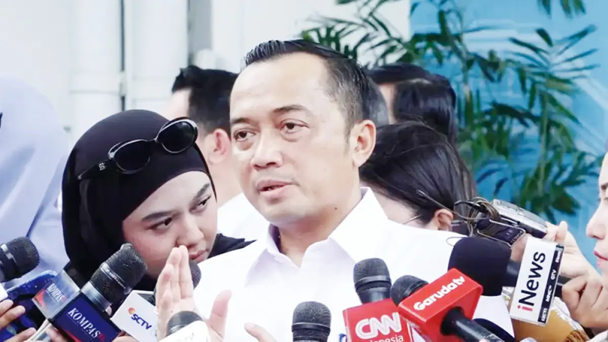 Menteri Sekretaris Negara (Mensesneg) Prasetyo Hadi memberikan keterangan kepada awak media soal isu perombakan kabinet, Kamis  (4/6/2026). (jpg)
