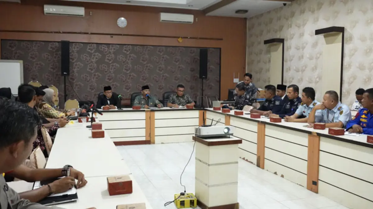 Pemkab Inhil bersama instansi terkait melaksanakan rapat persiapan penjemputan jemaah haji Inhil di aula Bapperida Inhil, Jumat (5/6/2026). (Istimewa)