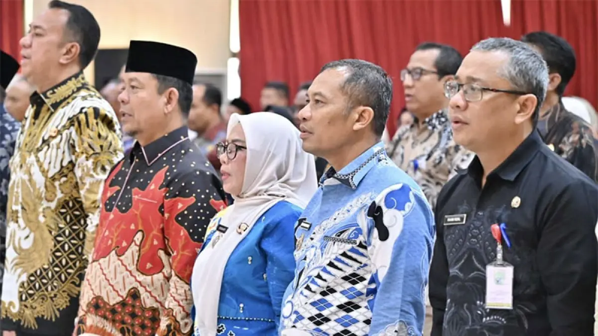 Wabup Bagus Santoso menghadiri penandatanganan komitmen bersama SPMB SMA dan SMK Provinsi Riau Tahun Ajaran 2026/2027 di Gedung Balai Serindit, Kompleks Gubernuran Riau, Pekanbaru, Kamis (4/6/2026). (Diskominfotik)