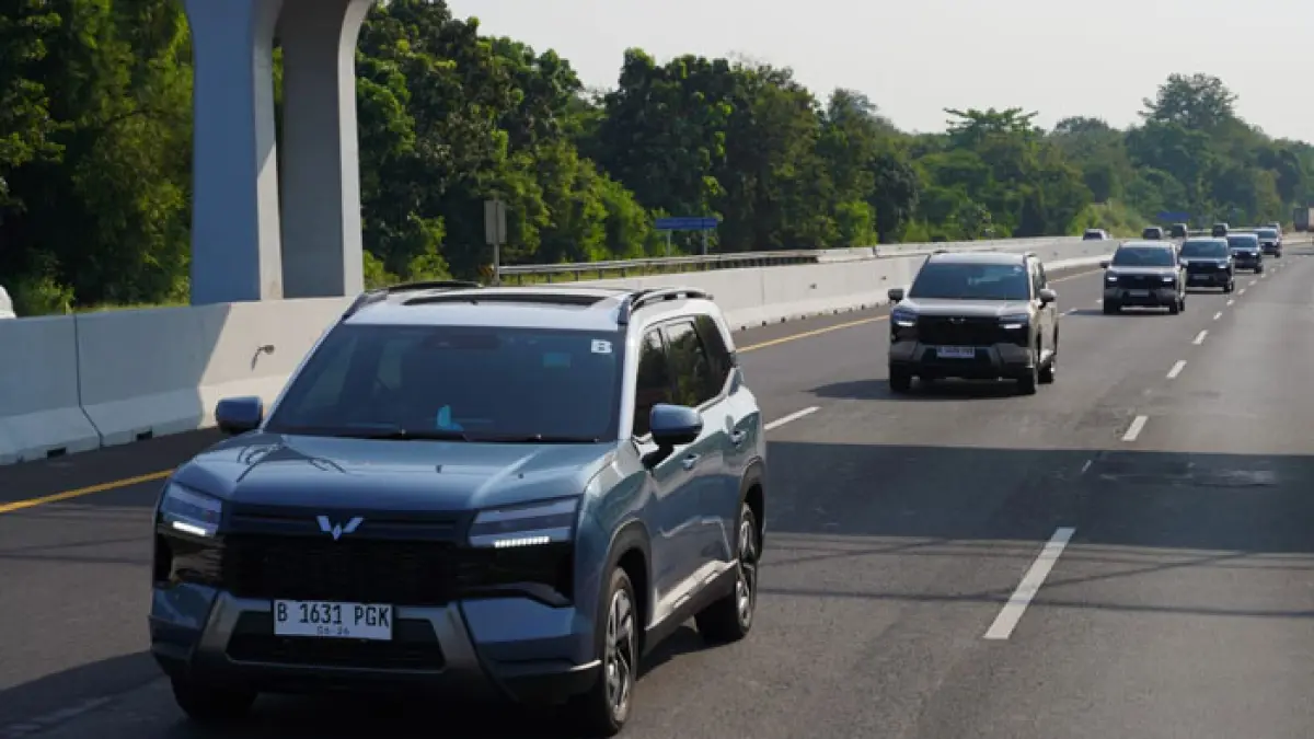 Wuling Eksion saat diuji coba oleh awak media melintas di Tol Cipali, Jawa Barat (3/6/2026). (Istimewa)
