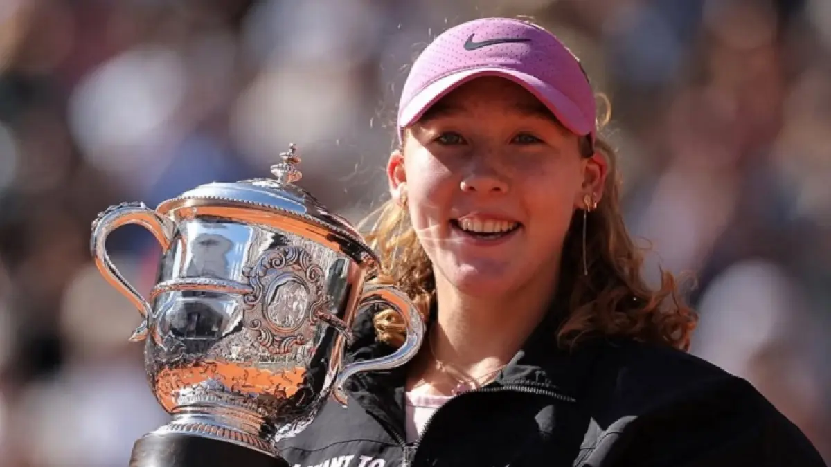 Mirra Andreeva mengalahkan petenis kualifikasi Maja Chwalinska untuk memenangkan French Open dan gelar Grand Slam pertamanya. (Instagram @wta)