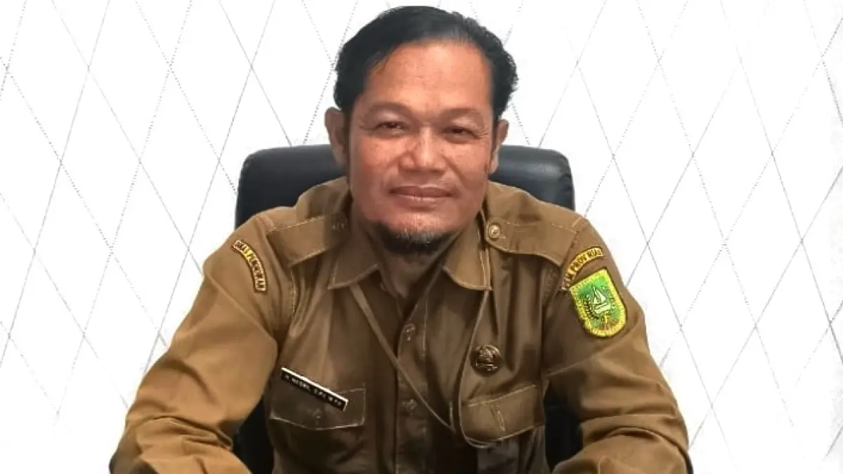 Kepala SMKN 1 Pangkalankerinci, H Nasril MPd. (Istimewa)