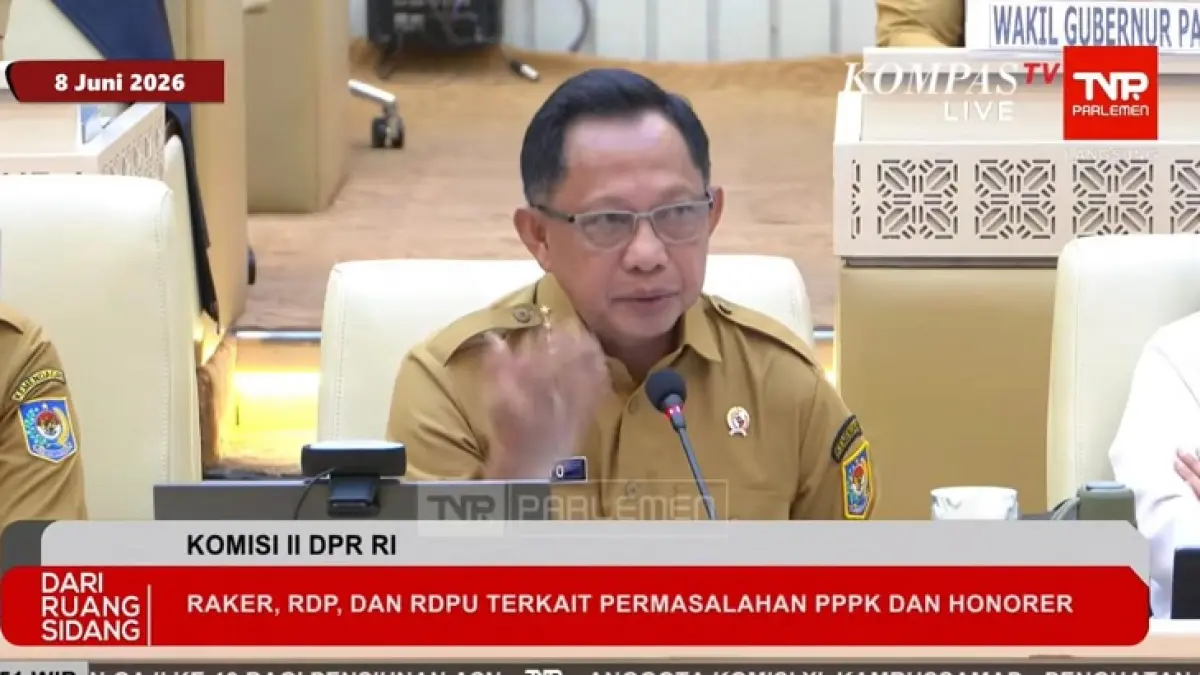 Mendagri Tito Karnavian saat rapat bersama Komisi II DPR-RI, Senin (8/6/2026) membahas berbagai persoalan terkait pegawai pemerintah dengan perjanjian kerja (PPPK) dan tenaga honorer. (ISTIMEWA)
