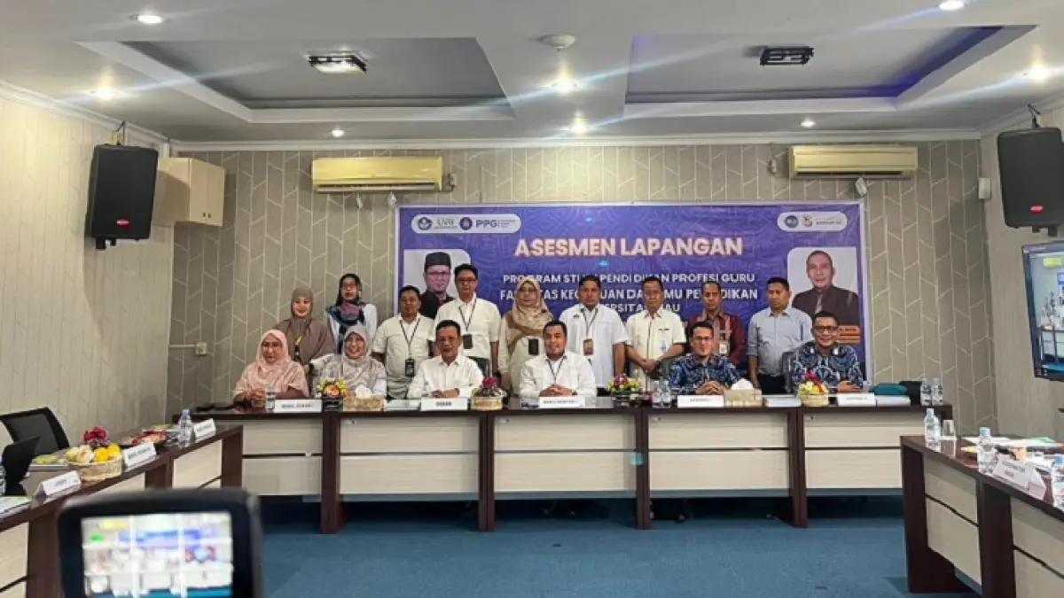 Para pimpinan FKIP Unri foto bersama usai pembukaan Asesment Lapangan Akreditasi Prodi PPG FKIP Unri, Senin (8/6/2026).&nbsp;(FKIP Unri untuk Riau Pos)