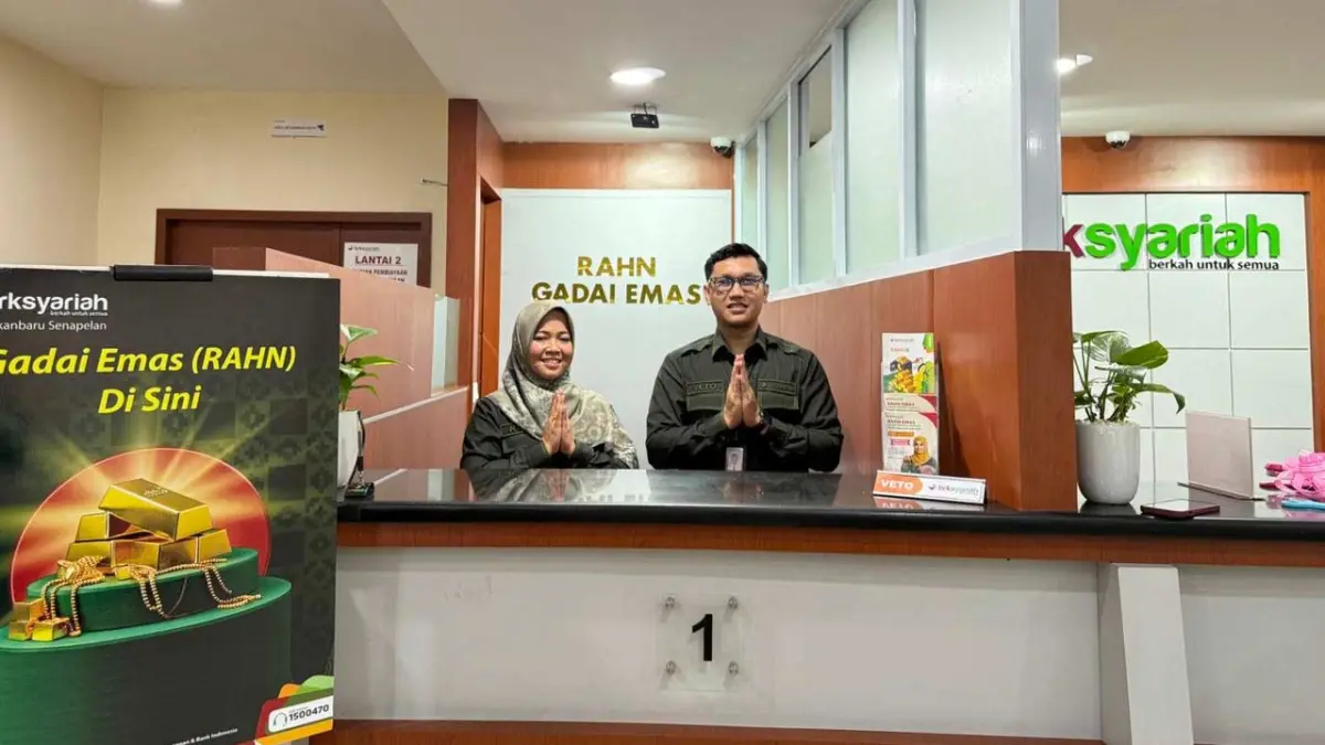 BRK Syariah menghadirkan produk Rahn Emas (Gadai Emas) sebagai solusi pembiayaan syariah yang cepat, aman, dan terjangkau.