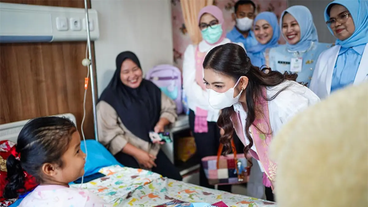 Istri Wakil Presiden Silvi Gibran saat mengunjungi RSUD Arifin Achmad, Rabu (10/6/2026). Ft Diskominfo Riau