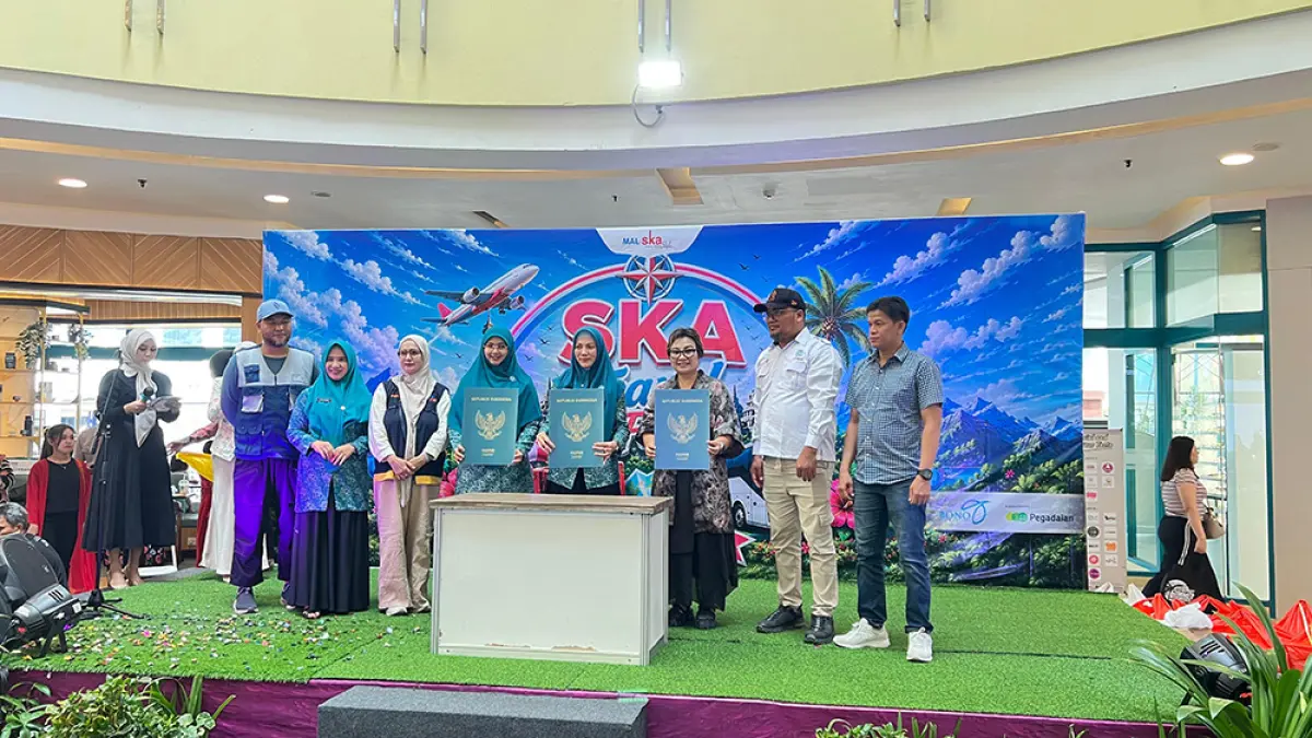 Ketua TP PKK Kota Pekanbaru Sulastri Agung secara resmi membuka Travel Fair 2026 Mal SKA, Kamis (11/6/2026). (siti azura/riau pos)

