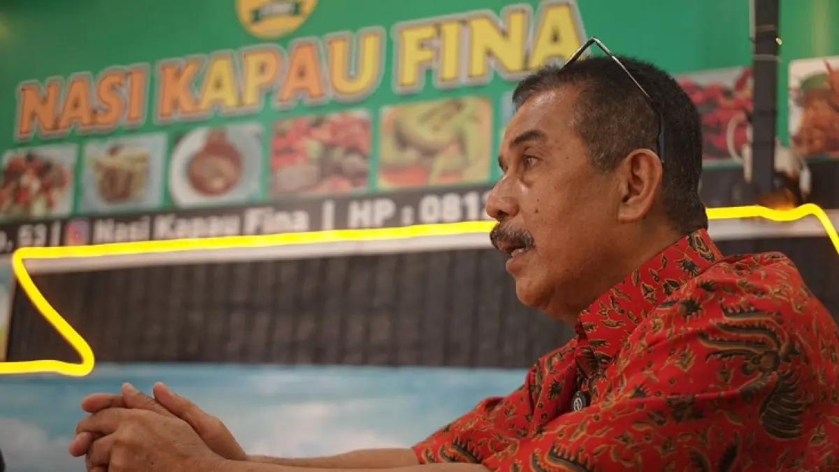 Pemilik Pondok Nasi Kapau Fina Abram R saat berada di pondok nasi kapaunya, belum lama ini.(BANK MANDIRI TASPEN untuk Riau Pos)

