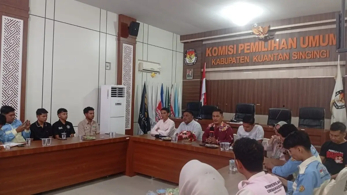 KPU Kuansing melakukan sosialisasi kepemiluan lewat program KPU Mengajar pada pengurus BEM Universitas Islam Kuantan Singingi (Uniks) pada 11 Juni 2026. (KPU Kuansing)