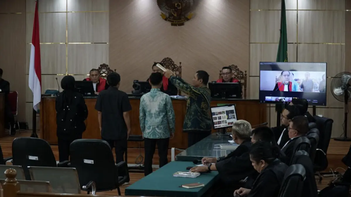 Pengambilan sumpah tiga saksi yang meringankan  yakni Melisa Fitri, Amriyadi, dan M Akmal Fauzan, pada persidangan perkara dugaan pemerasan yang menjerat Gubernur Riau nonaktif Abdul Wahid kembali berlanjut di Pengadilan Tipikor pada Pengadilan Negeri (PN) Pekanbaru, Pekanbaru, Kamis (18/6/2026).(Mhd Akhwan/Riau Pos)