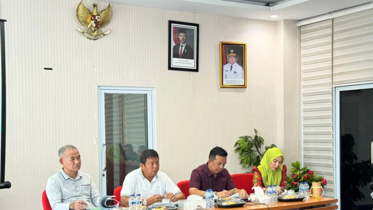 Kepala Bagian (Kabag) Kesejahteraan Rakyat (Kesra) Setdakab Inhu, Ari Fermadi SE saat rapat persiapan MTQ, Kamis (18/6/2026). (Istimewa)