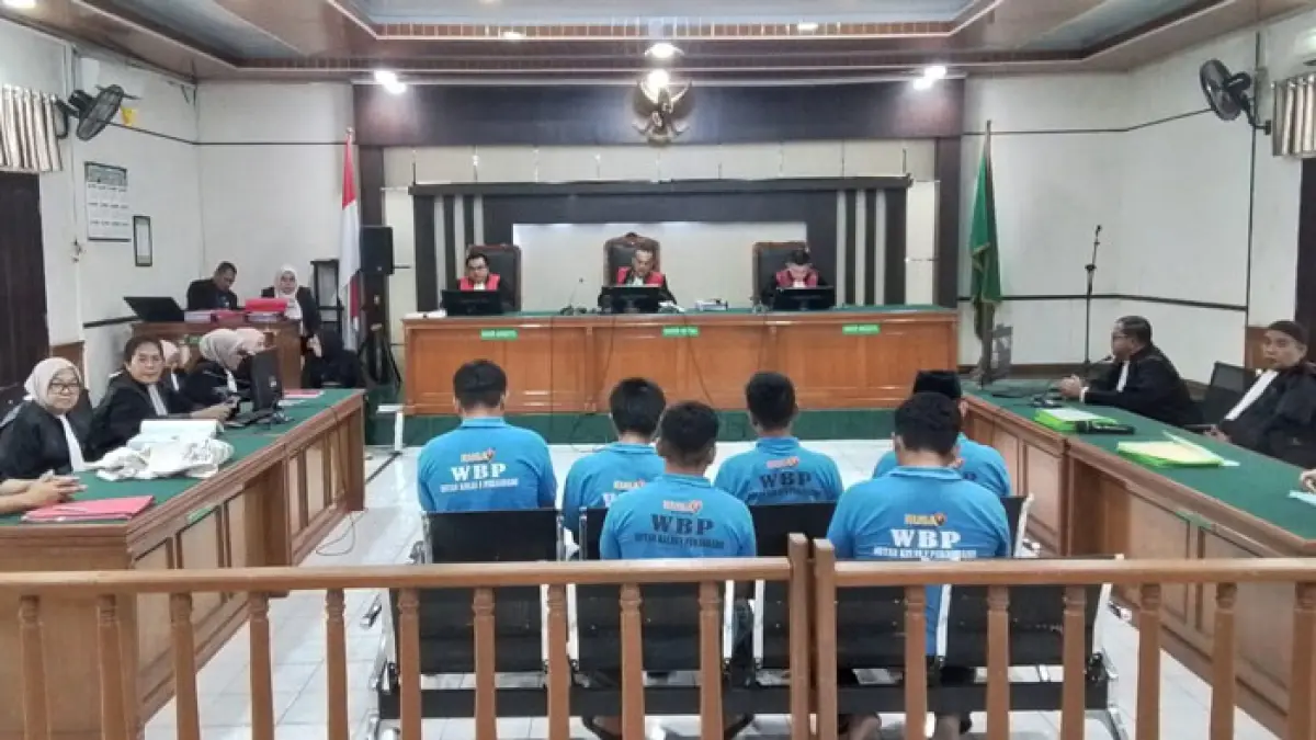 Enam terdakwa Perusak Poskotis Satgas PKH TNTN hadapi vonis, Kamis (18/6/2026). (PN Pekanbaru untuk Riaupos.co)
