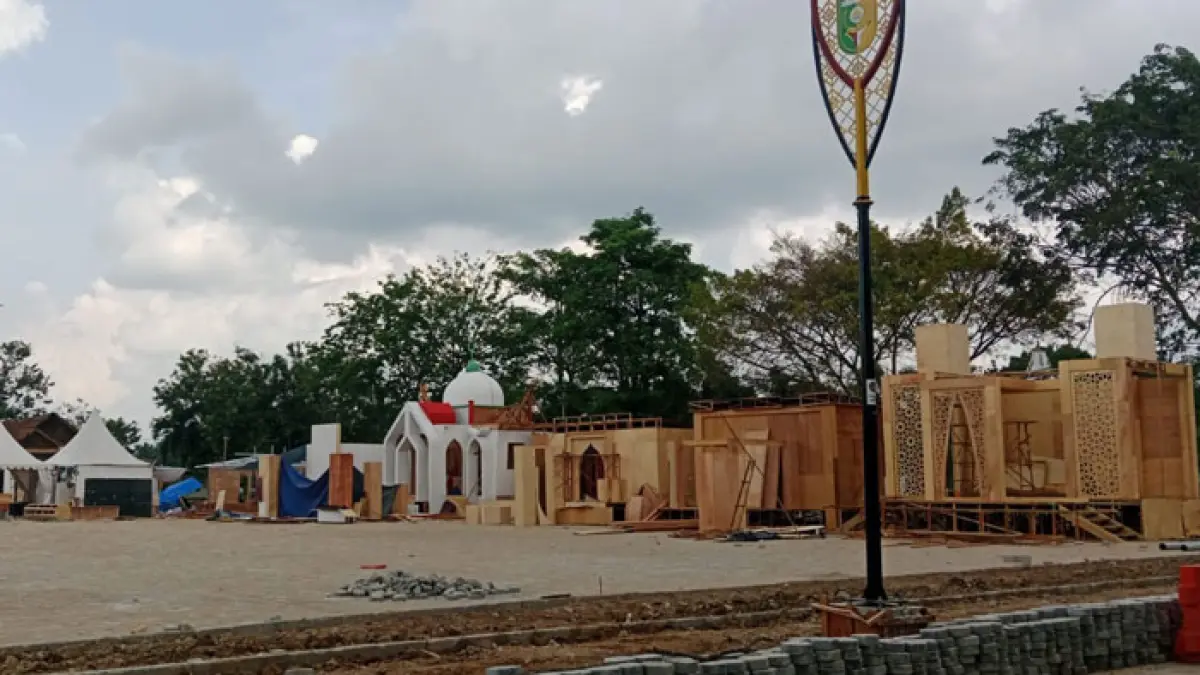 Lokasi stand 12 kabupaten/kota di kawasan. Astaka utama, eks Pasar Bawah-Taman Jalur Teluk Kuantan, Jumat (19/6/2026). (Desriandi Candra/Riaupos.co)