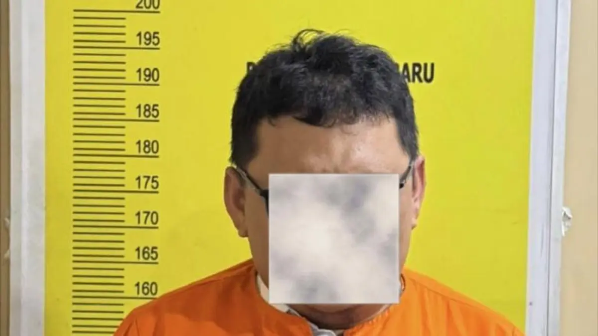 Pelaku inisial LY saat diamankan polisi. (Istimewa)
