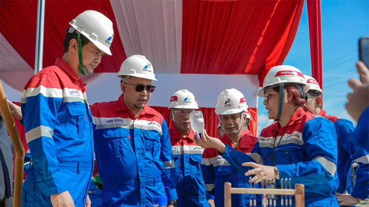 Wakil Ketua Komisi VI Andre Rosiade (dua dari kiri) bersama sejumlah anggota DPR RI melakukan kunjungan kerja ke Lapangan Minas. Komisi VI mengamati langsung infrastruktur fasilitas injeksi Alkali Surfactant Polymer (ASP). (Istimewa)