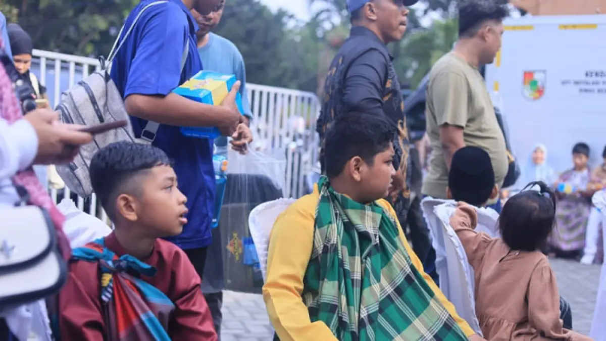 Anak-anak usai mengikuti khitanan massal di MPP Pekanbaru, Ahad (21/6/2026). (Istimewa)