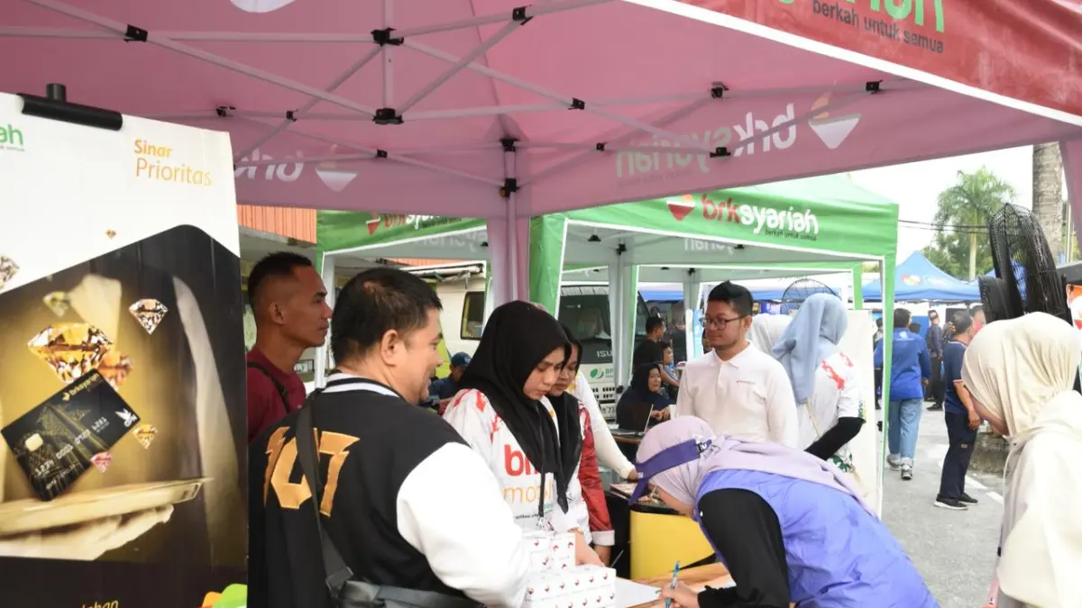 BRk Syariah turut berpartisipasi pada Festival Ketan Talam Durian satu Kilometer dalam rangka perayaan HUT Kota Pekanbaru ke-242 dan 