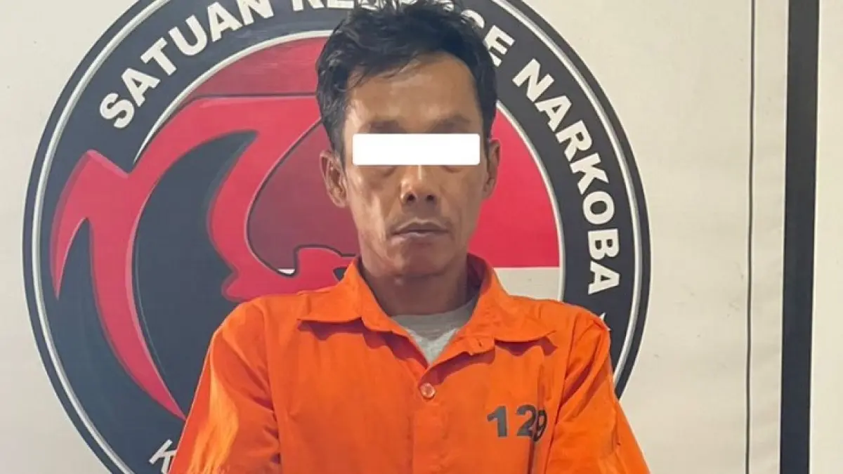 A (46), tersangka pengedar sabu 15 kg dibekuk polisi setelah 3 tahun mauj dalam daftar DPO. (Polres Bengkalis)