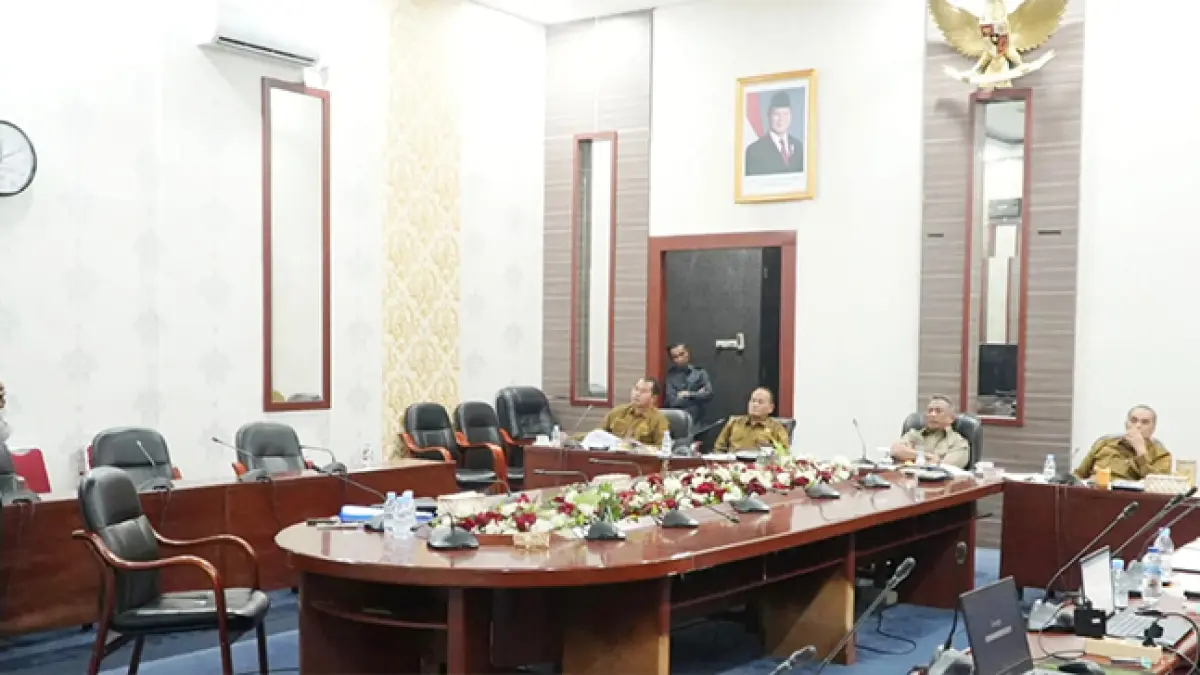 Alreza Ahyu mempersentasikan makalah, Senin (22/6/2027). Foto Dinas Kominfo Rohul untuk Riaupos.co