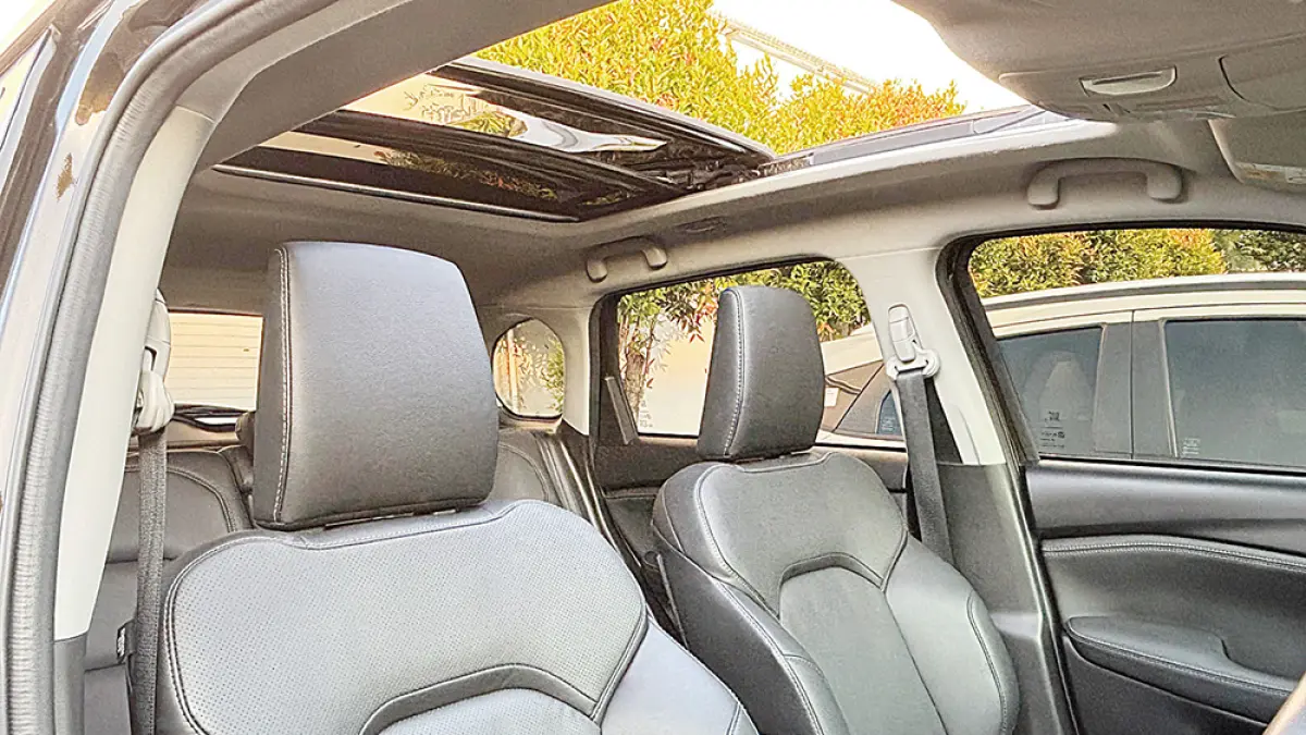 Fitur ventilated seat pada Suzuki Grand Vitara menambah kenyamanan pengendara. (JPG)