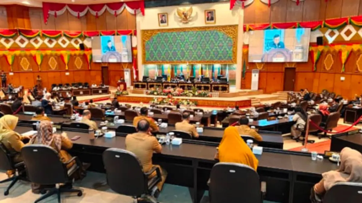 Suasana sidang paripurna di Gedung DRPD Riau pada Senin (22/6/2026). (Humas Kanwil Kemenkum Riau untuk Riaupos.co)