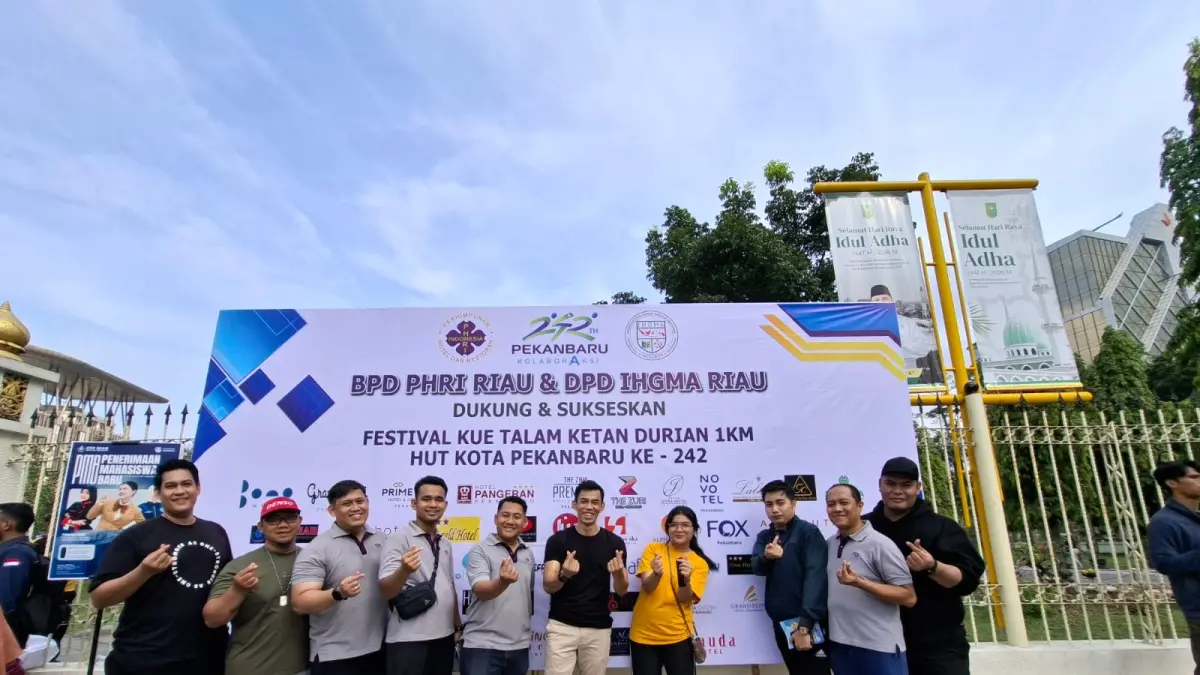 FOX Hotel Pekanbaru turut ambil bagian dalam Festival Kue Ketan Talam Durian yang diselenggarakan oleh Pemerintah Kota Pekanbaru.(FOX HOTEL UNTUK RIAUPOS.CO)