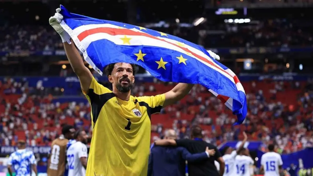 Kiper Tanjung Verde Vozinha mencari klub baru setelah Piala Dunia 2026 dan mempertimbangkan untuk bermain di Brasil. (Buda Mendes/Getty Images)